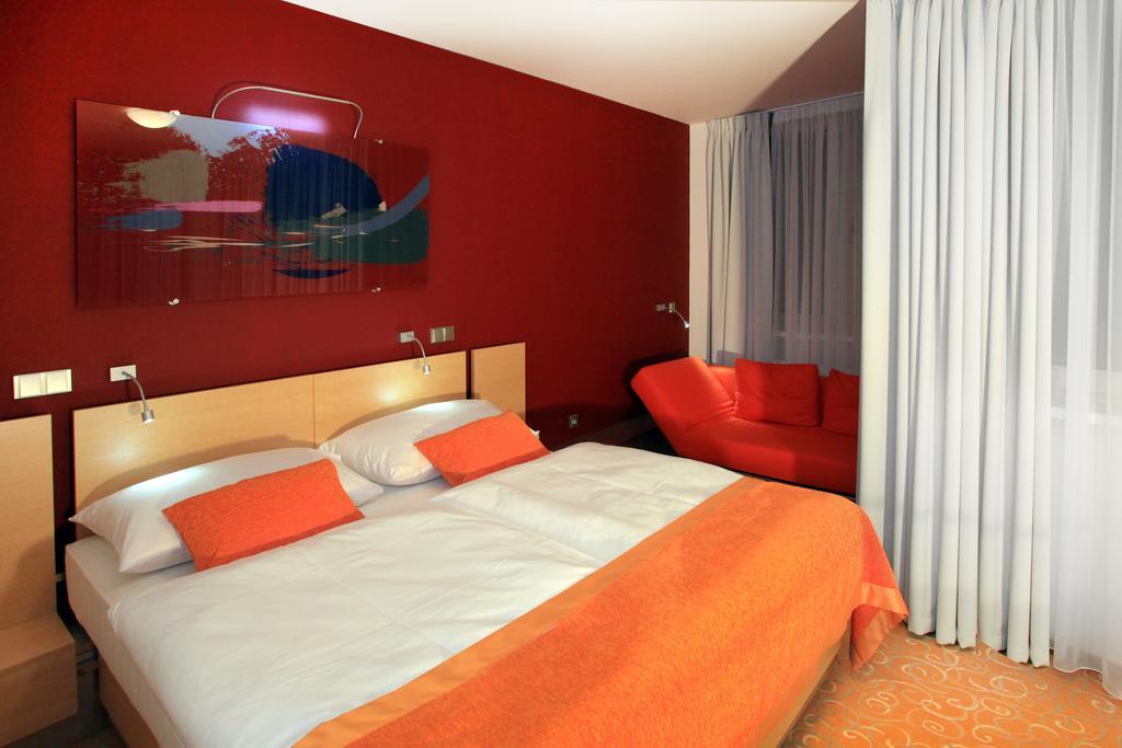 Orea Hotel Atrium Otrokovice Phòng bức ảnh