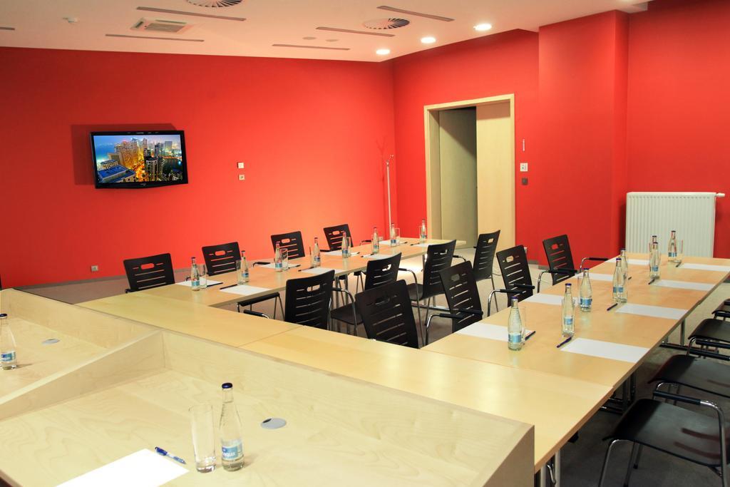 Orea Hotel Atrium Otrokovice Ngoại thất bức ảnh