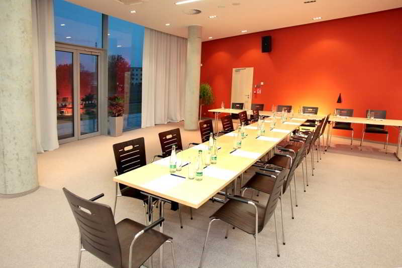 Orea Hotel Atrium Otrokovice Ngoại thất bức ảnh