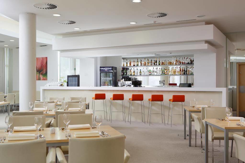 Orea Hotel Atrium Otrokovice Ngoại thất bức ảnh