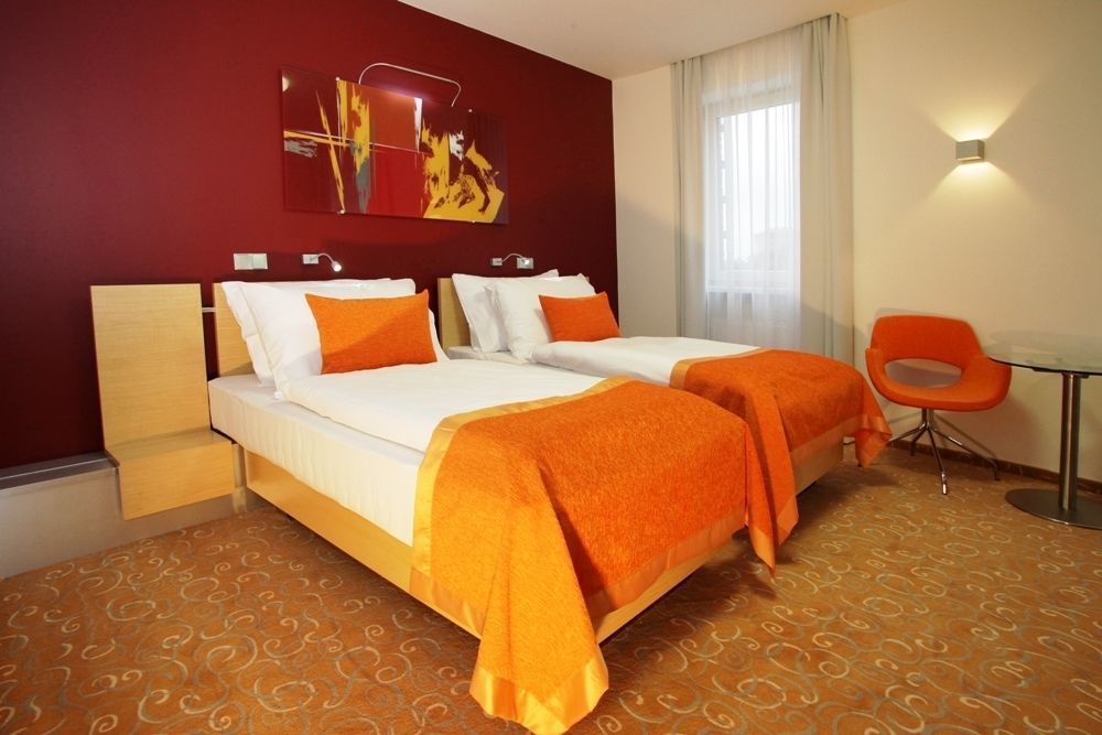 Orea Hotel Atrium Otrokovice Ngoại thất bức ảnh